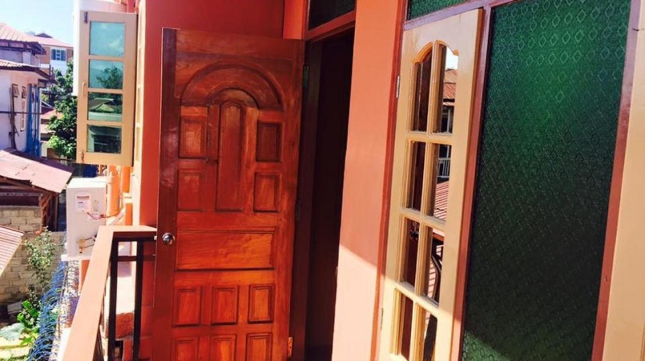 Golden Fish Motel Nyaung Shwe Ngoại thất bức ảnh